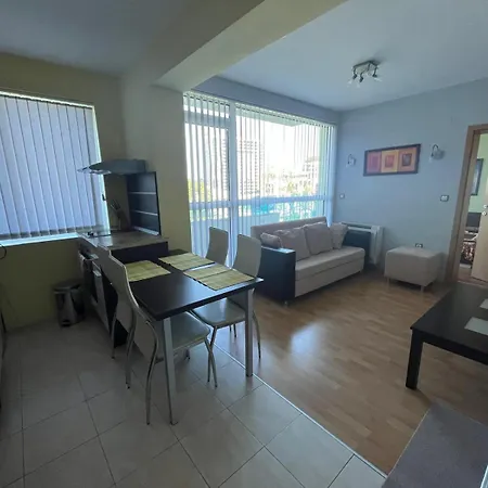 Апарт-отель Private 2-bedroom With Pool And Free Parking In Marina Club