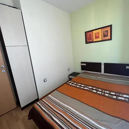 Апарт-отель Private 2-bedroom With Pool And Free Parking In Marina Club Поморие