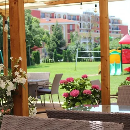 Private 2-bedroom With Pool And Free Parking In Marina Club Апарт-отель