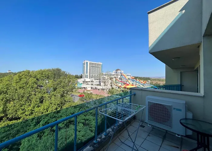 Aparthotel Private 2-bedroom With Pool And Free Parking In Marina Club Pomorie