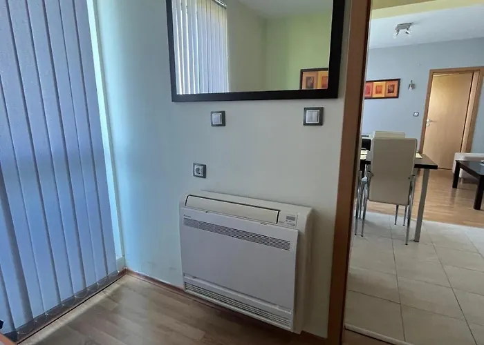 Private 2-bedroom With Pool And Free Parking In Marina Club Aparthotel 4*