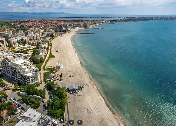 Private 2-bedroom With Pool And Free Parking In Marina Club 4*