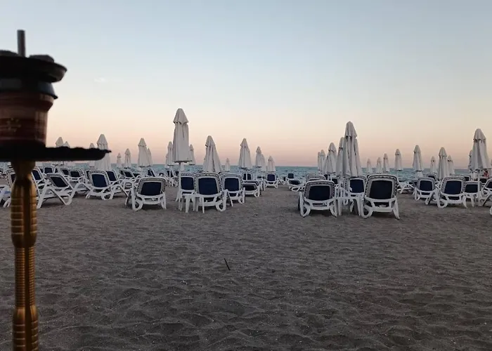 Aparthotel Private 2-bedroom With Pool And Free Parking In Marina Club