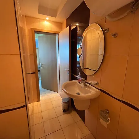 Апарт-отель Private 2-Bedroom Apartment 