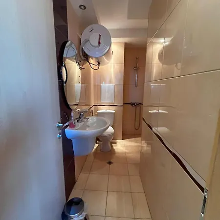 Private 2-Bedroom Apartment 