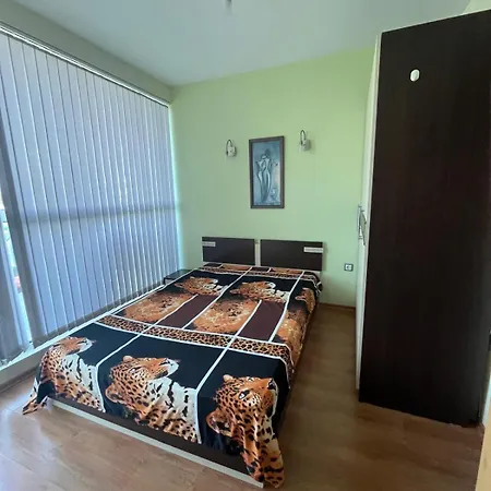 Private 2-Bedroom Apartment 