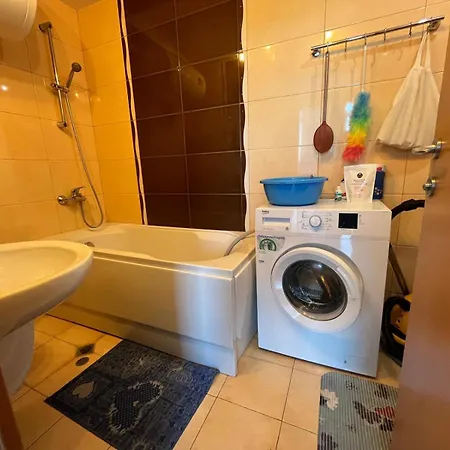Private 2-Bedroom Apartment 