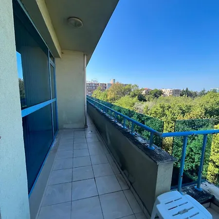 Апарт-отель Private 2-Bedroom Apartment 