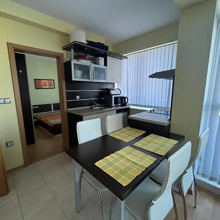 Апарт-отель Private 2-Bedroom Apartment 