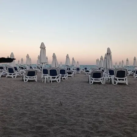 Aparthotel Private 2-bedroom With Pool And Free Parking In Marina Club