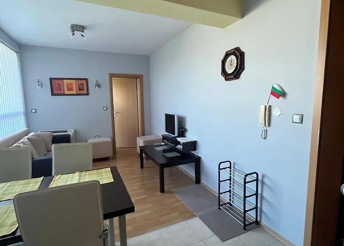 Private 2-bedroom With Pool And Free Parking In Marina Club Aparthotel 4*