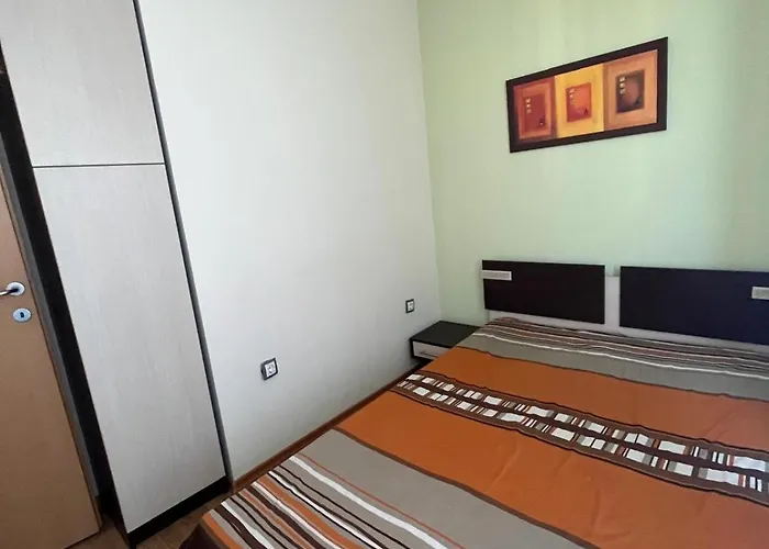 Aparthotel Private 2-bedroom With Pool And Free Parking In Marina Club Pomorie