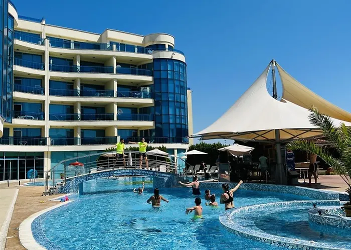 Private 2-bedroom With Pool And Free Parking In Marina Club 4* Pomorie